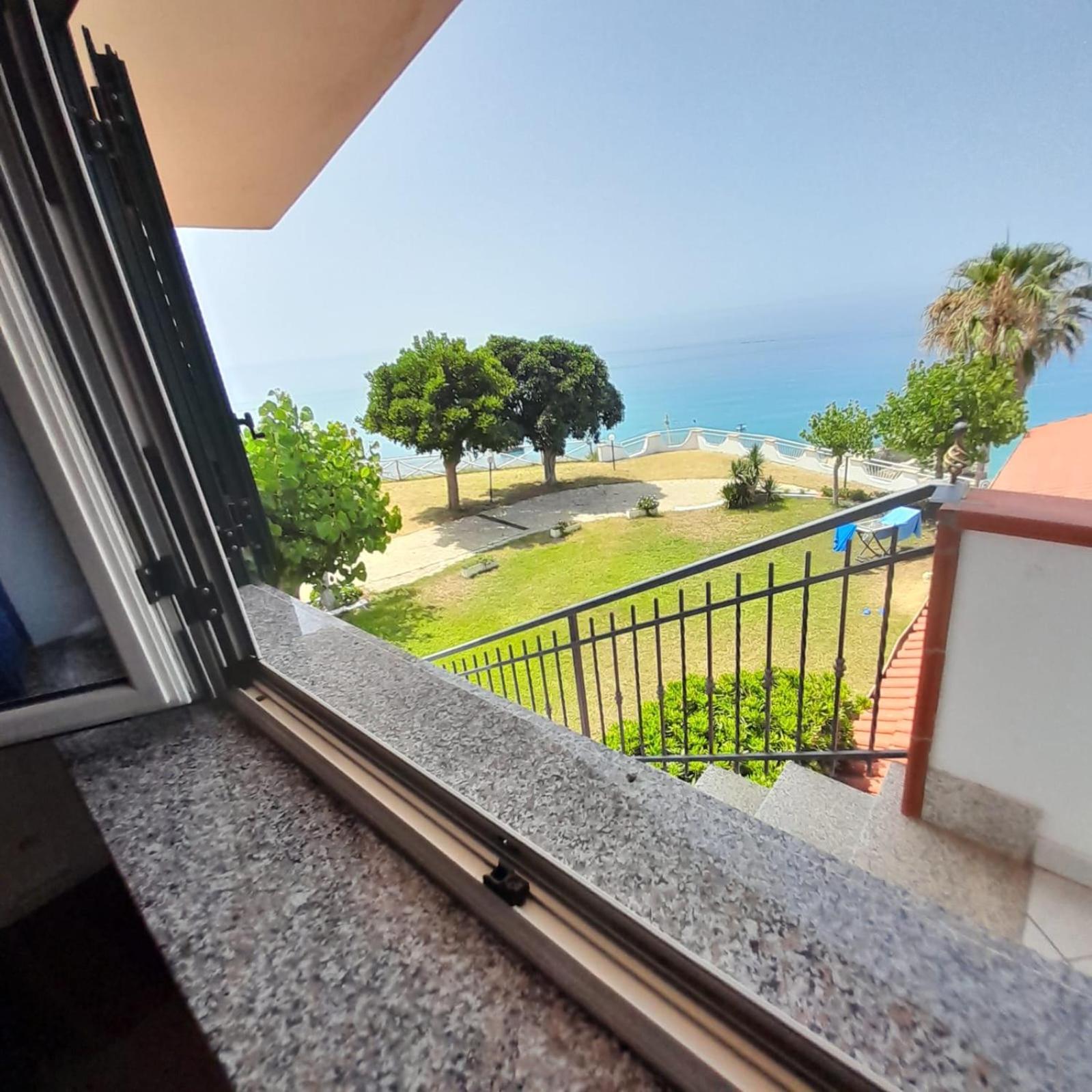 Residence Araba Fenice Tropea Buitenkant foto